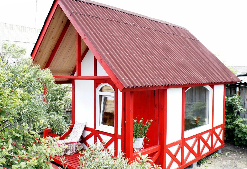 Красный финский дом