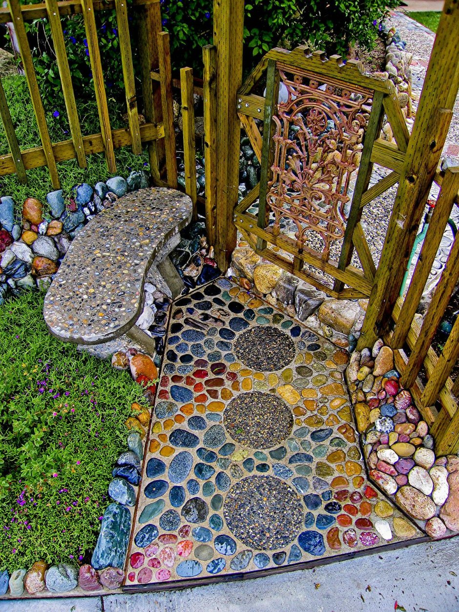 Мозаичный декор на даче