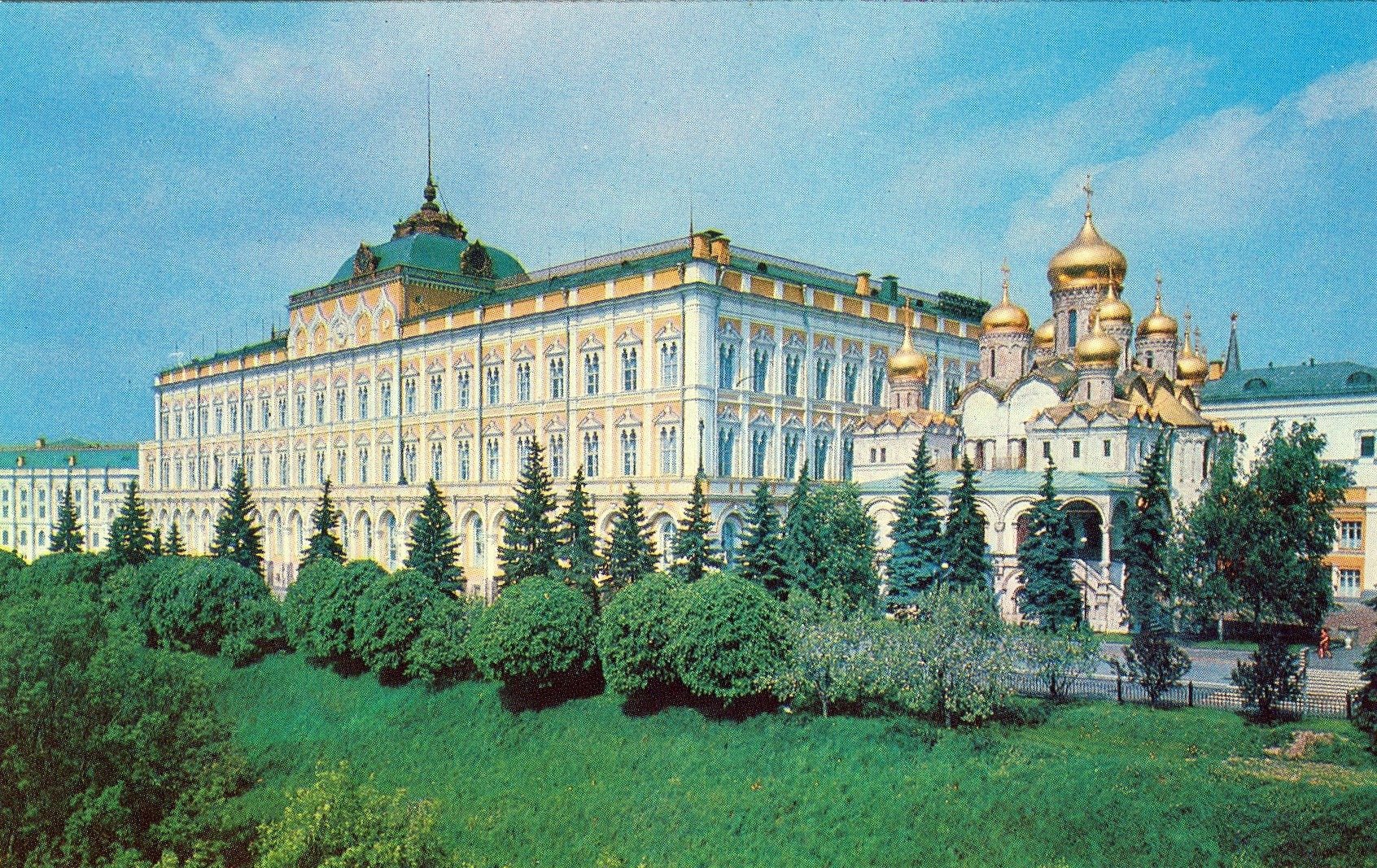 кремлевский дворец тон