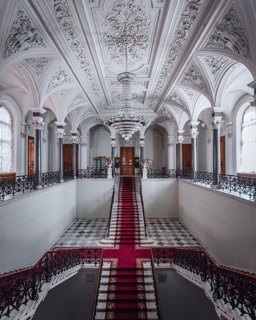 Николаевский дворец парадная лестница