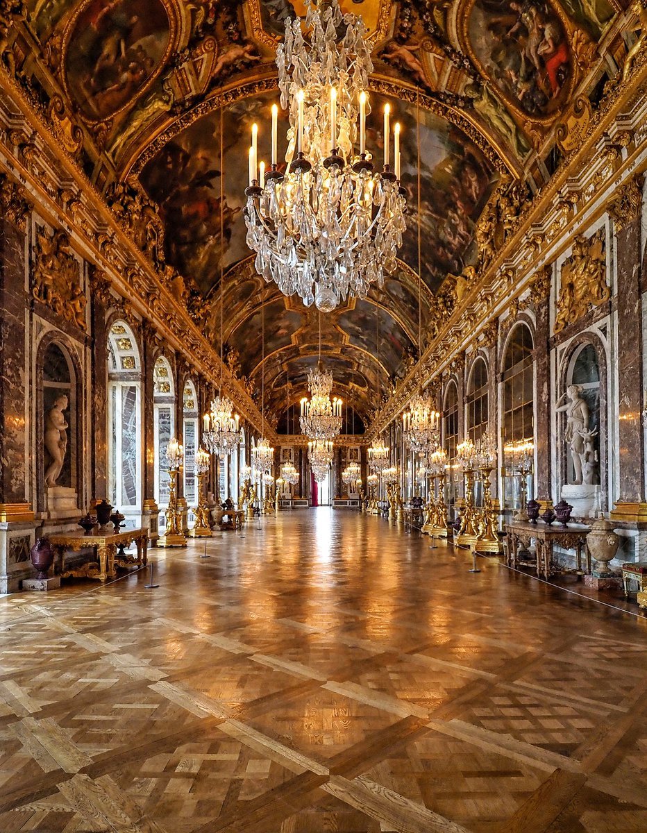 Зал войны и мира в Версальском Дворце