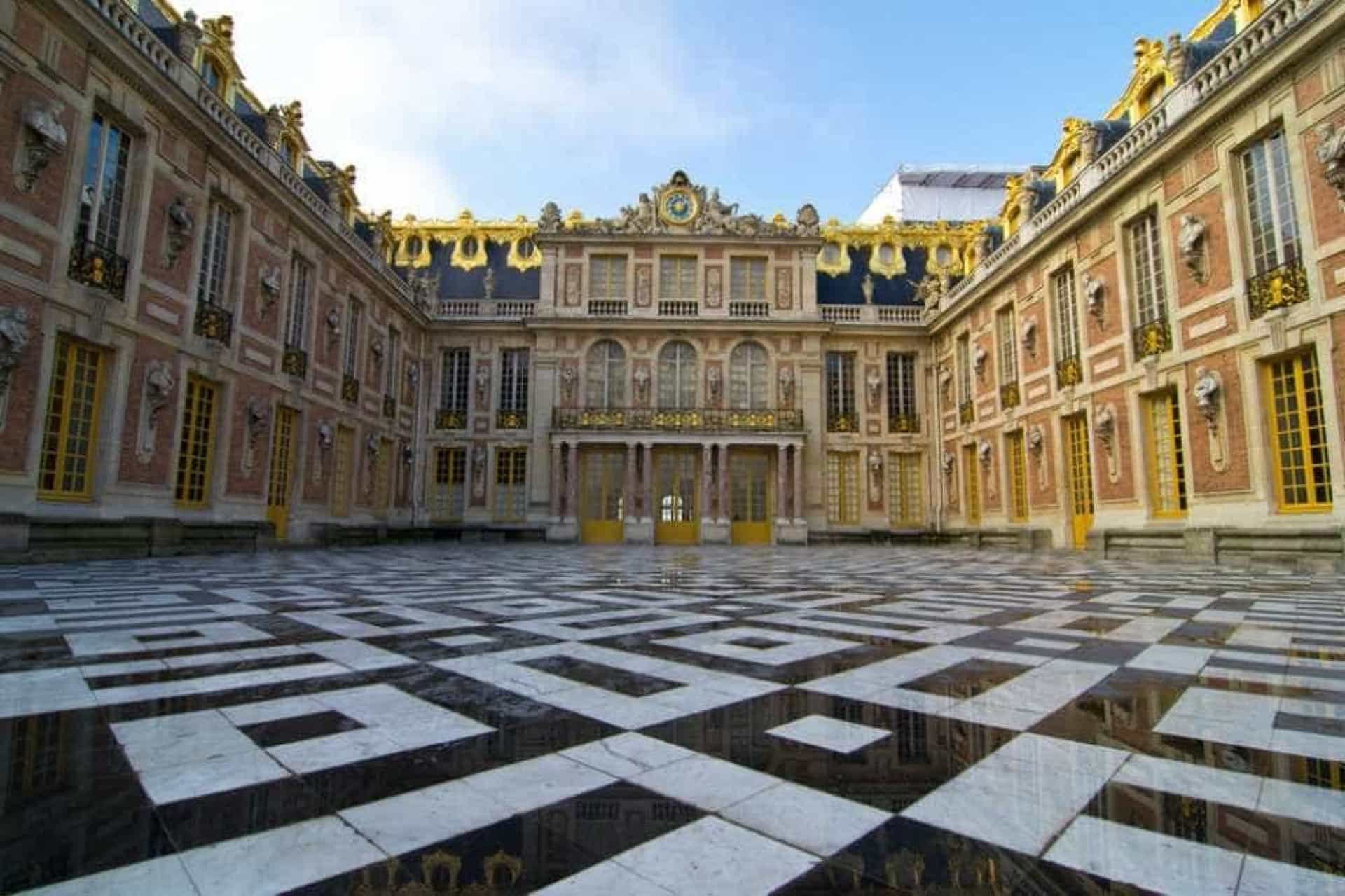 Версаль видео. Версальский дворец. Версаль. Версальский дворец дворцы Франции. Дворец Версаль Франция внутри. Версальский дворец на французском.