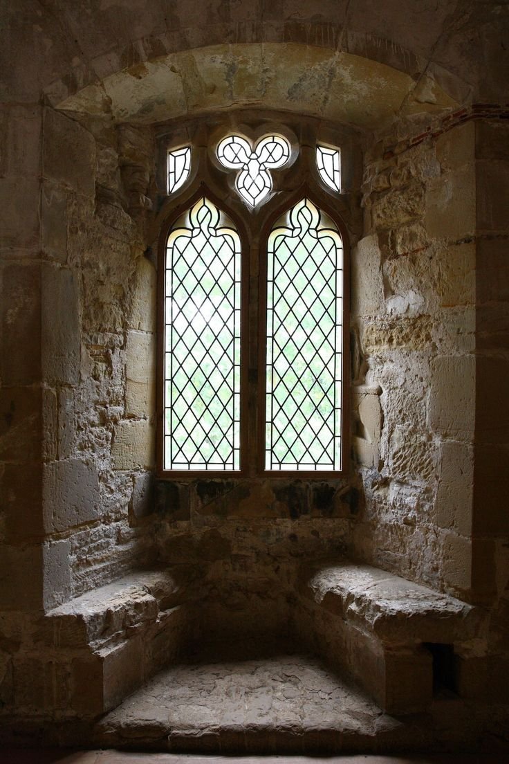 Средневековые окна в замках