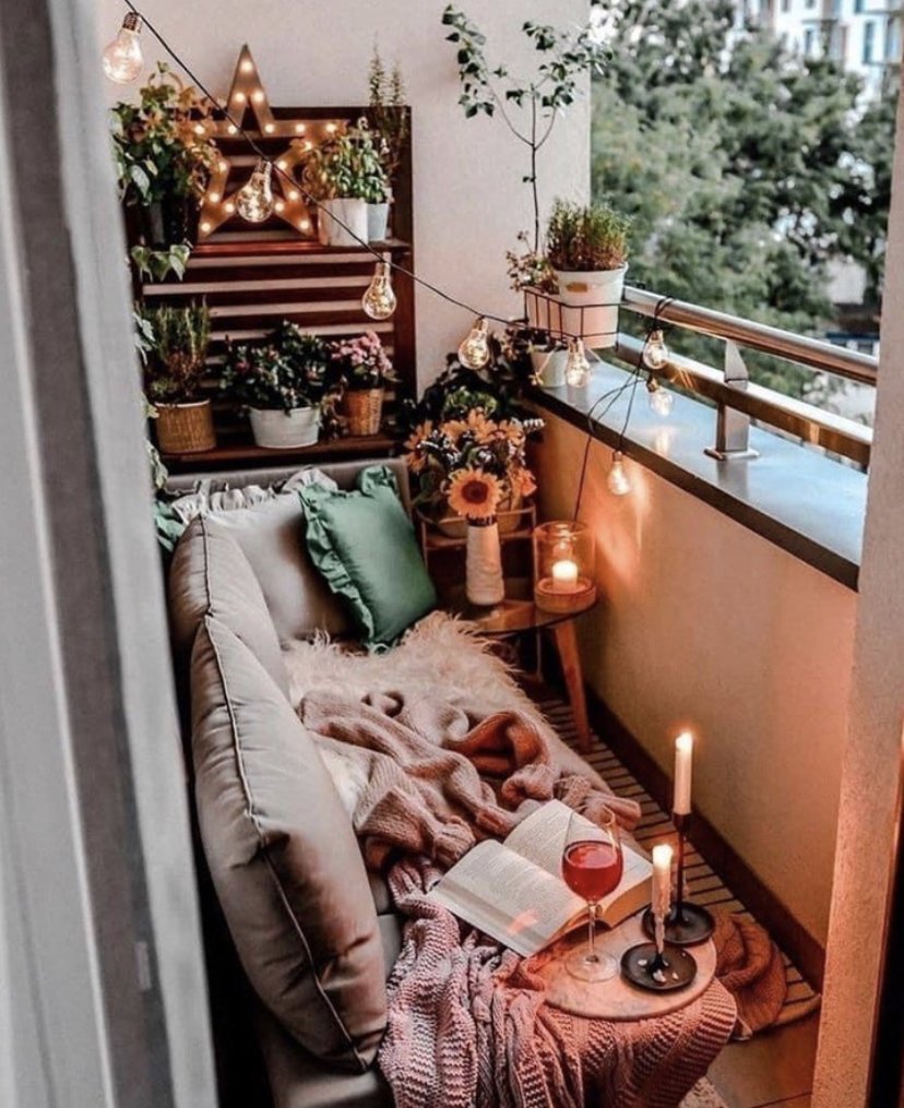 Уютная комната на балконе