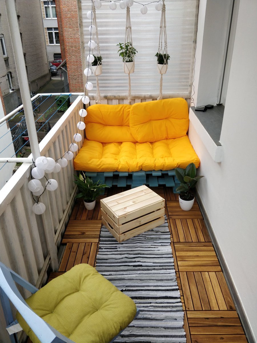 Узкий диванчик на балкон (92 фото)