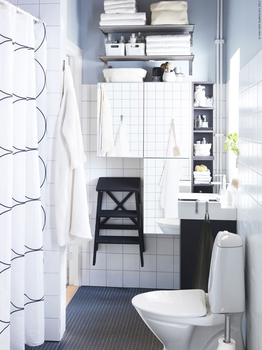 Навесной шкаф в скандинавском стиле в ванную