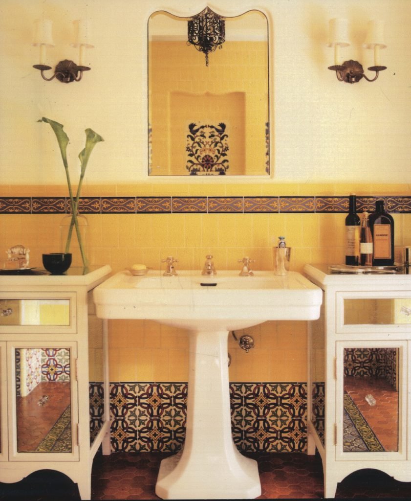 Мебель для ванной комнаты в средиземноморском стиле
