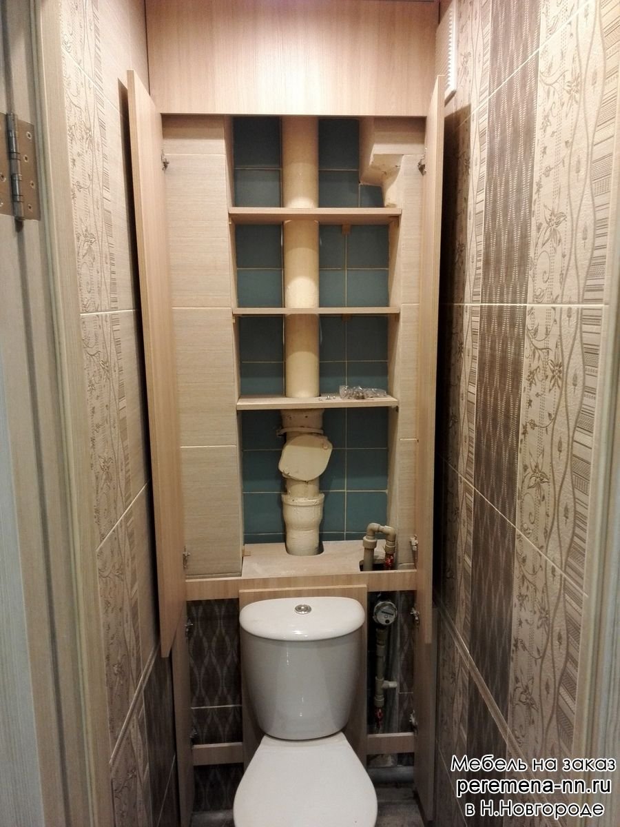 Шкафы и полки в туалете