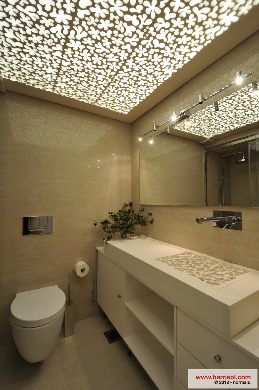 Сложный потолок в ванной