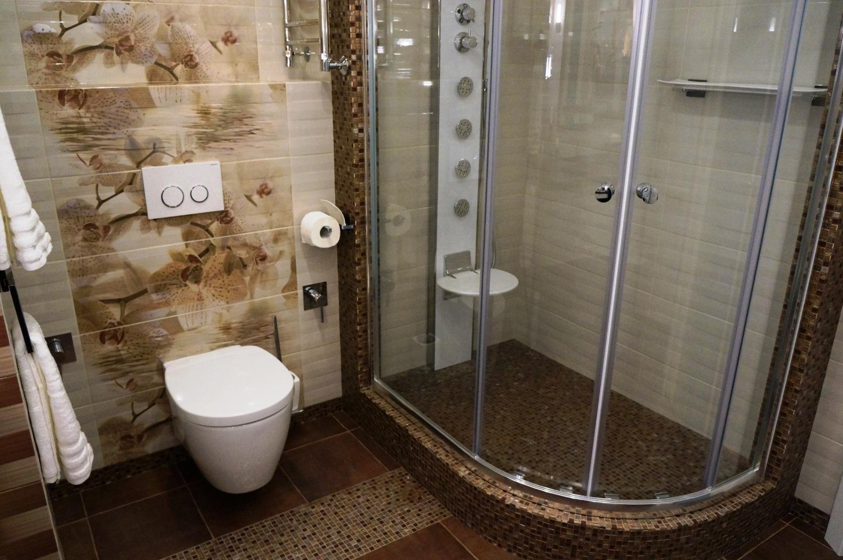 Кабинка в ванную комнату. Душевая кабина 8809d. Ванные комнаты с душевой. Санузел с душевой кабиной. Ванная комната с душевой кабиной.
