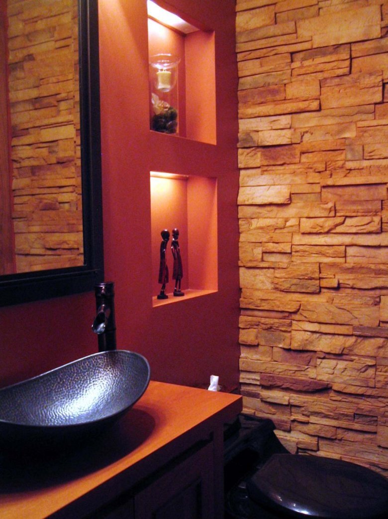 Декоративная стена в ванной