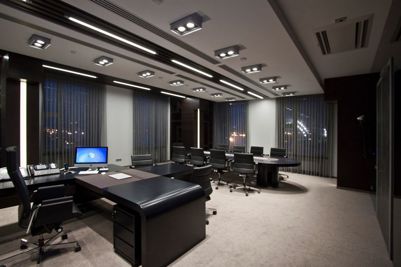 Luxury tech. Офисный интерьер. Красивый интерьер офиса. Элитный офис. Офис в строгом стиле.
