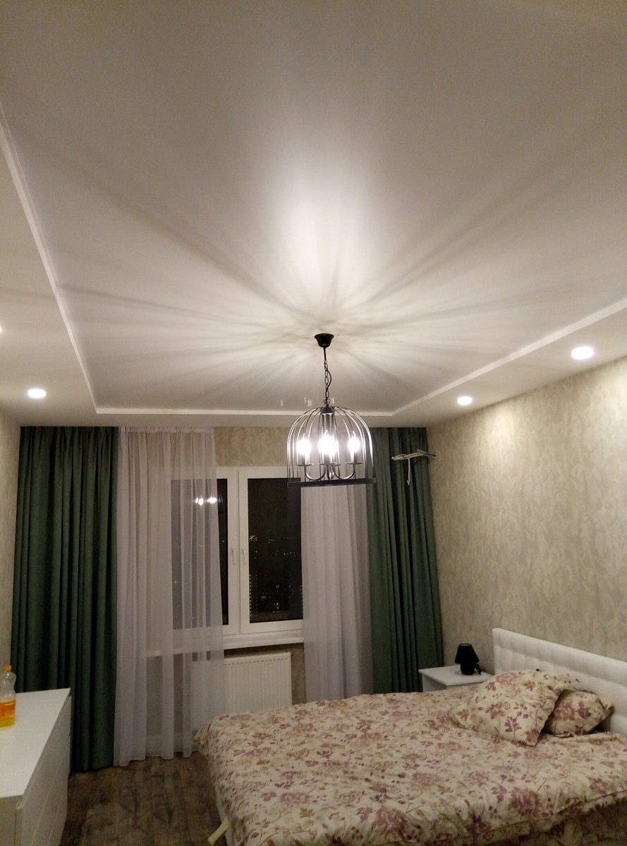 схема расположения светильников на натяжном потолке в спальне 17кв метров