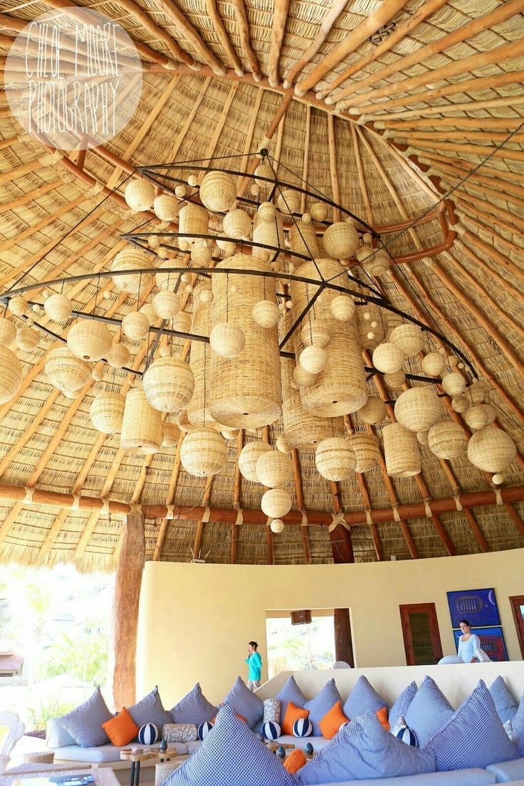 Бамбук на потолке в интерьере