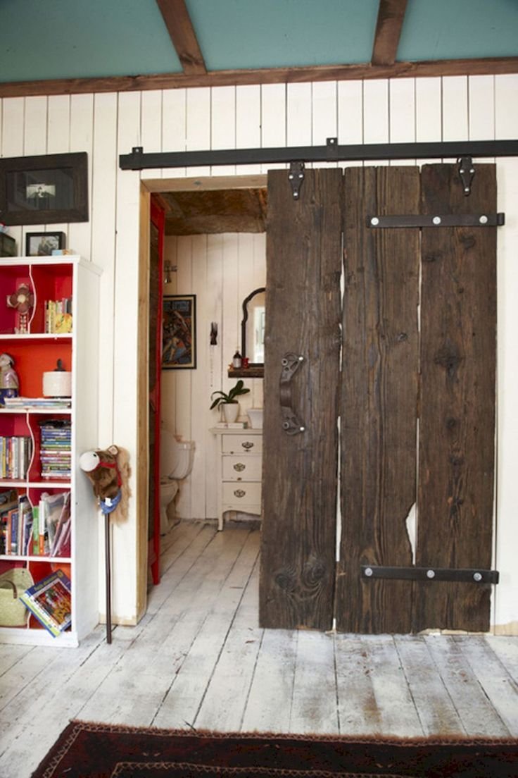 Раздвижная дверь в деревенском стиле