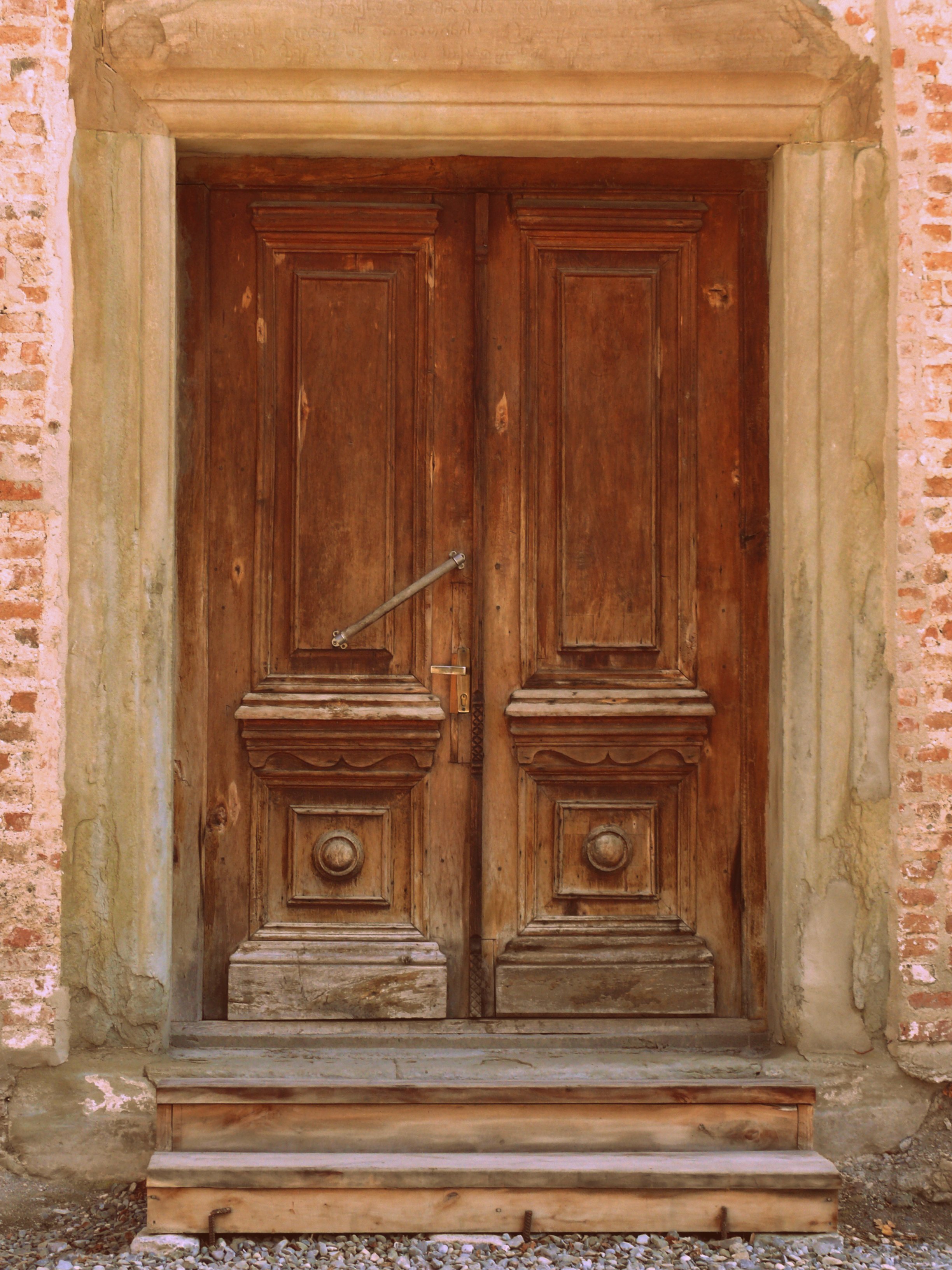 Сток дверей. Деревянная дверь. Исторические деревянные двери. Старинная дверь. Старинная деревянная дверь.