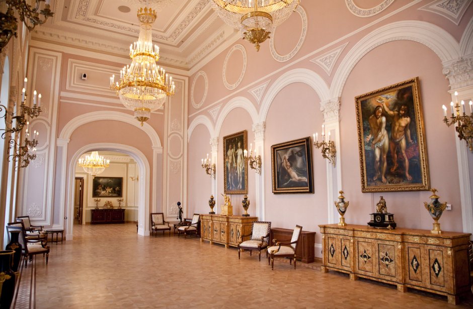 Шереметевский дворец в Петербурге белый зал