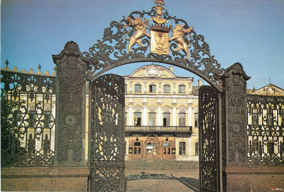 Меншиковский дворец Петергоф внутри