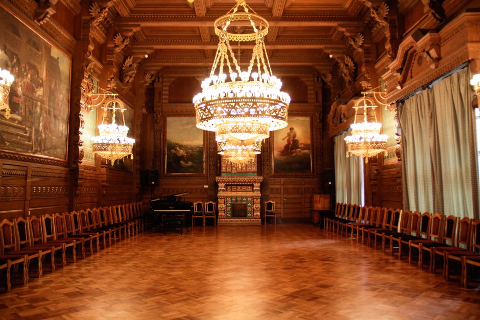 Танцевальный зал дворца Алексея Александровича