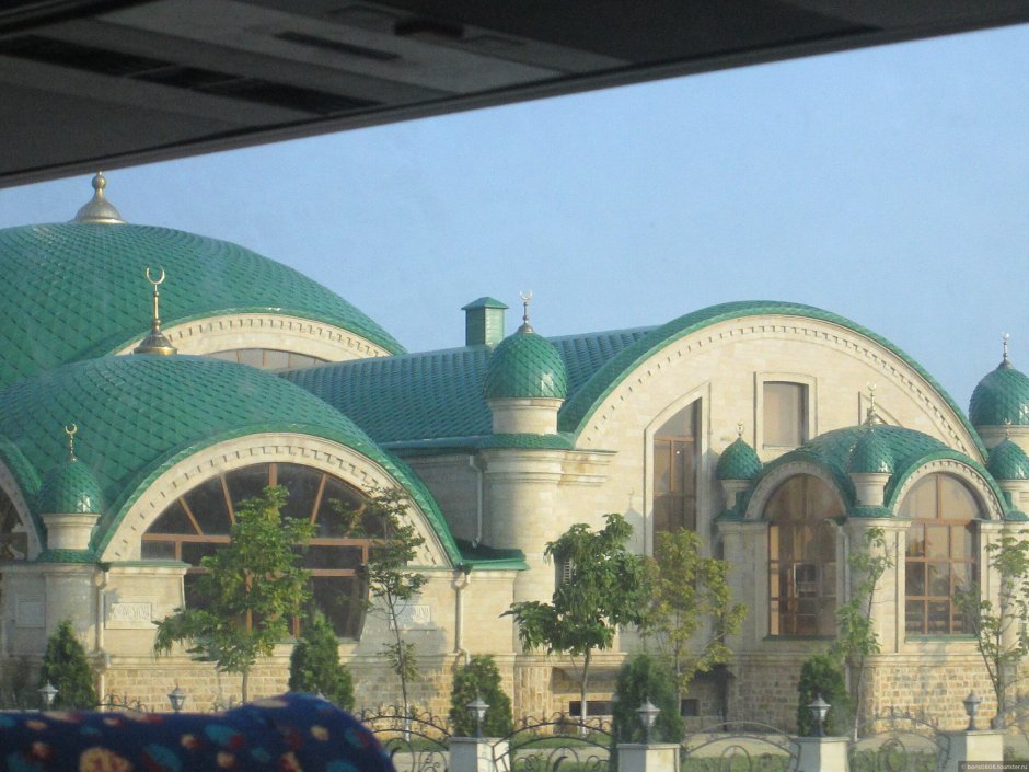 Территория мечети «сердце Чечни»