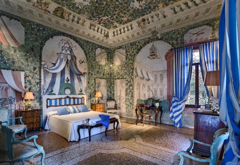 Комната в венецианском стиле