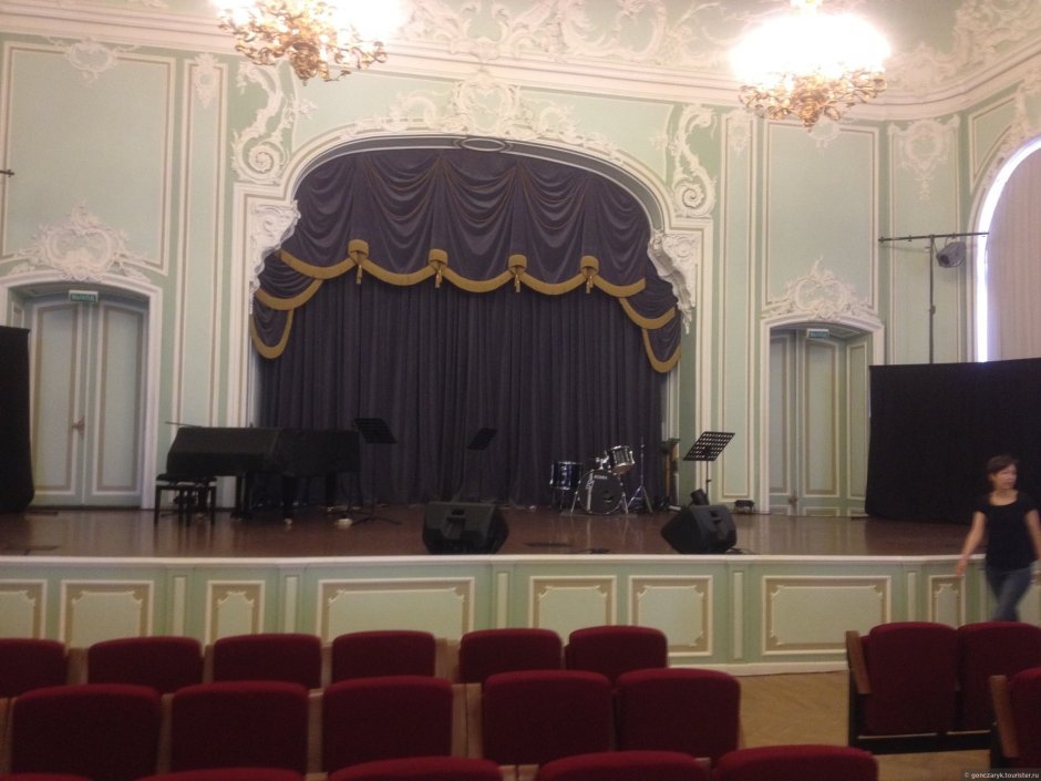 Дворец Белосельских-Белозерских концертный зал