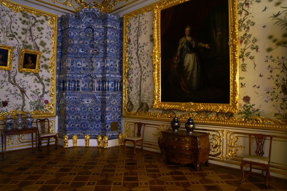 Бальный зал Петергофского дворца