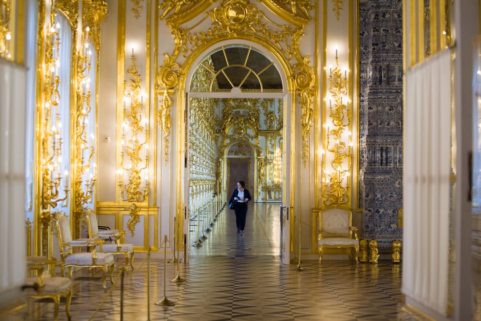 Аудиенц-зал Петергофского дворца