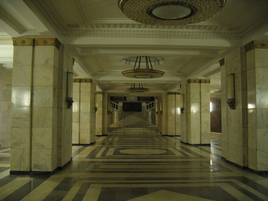 Главное здание МГУ внутри