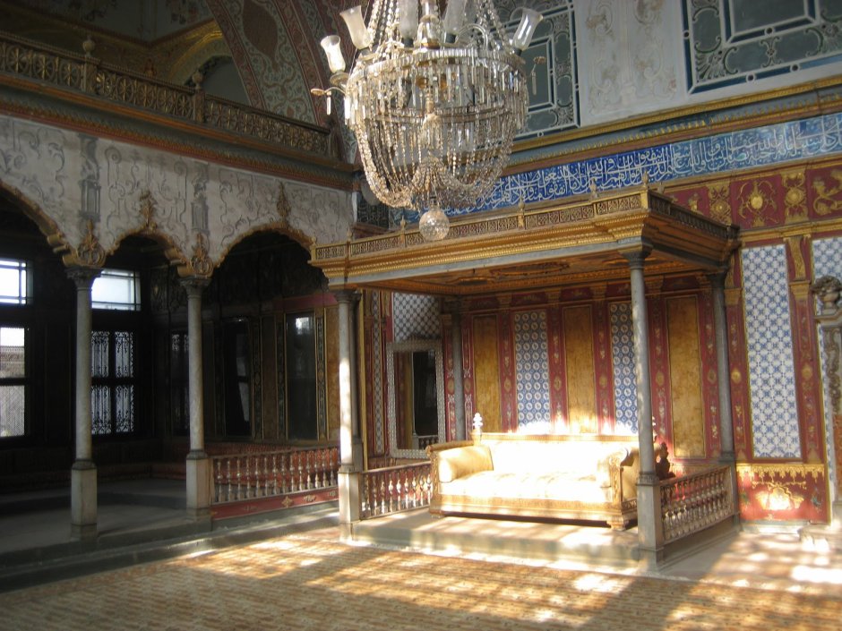 Стамбул дворец Топкапы трон