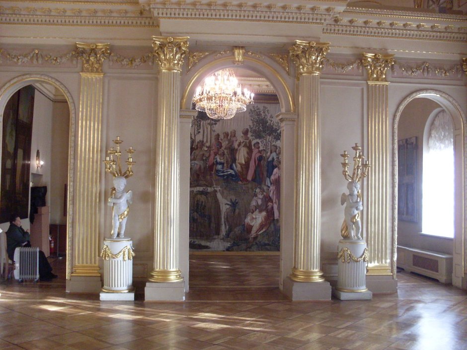 Дворец Меньшикова интерьер главного зала