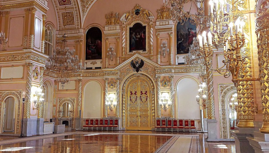 Малахитовый зал большого кремлевского дворца