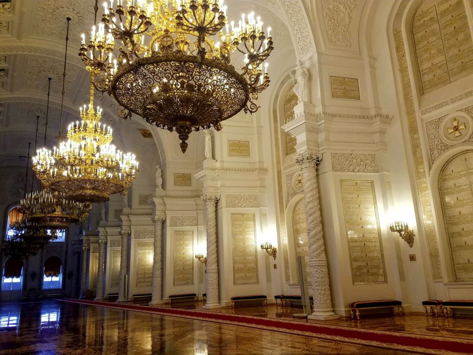 Малахитовый зал большого кремлевского дворца