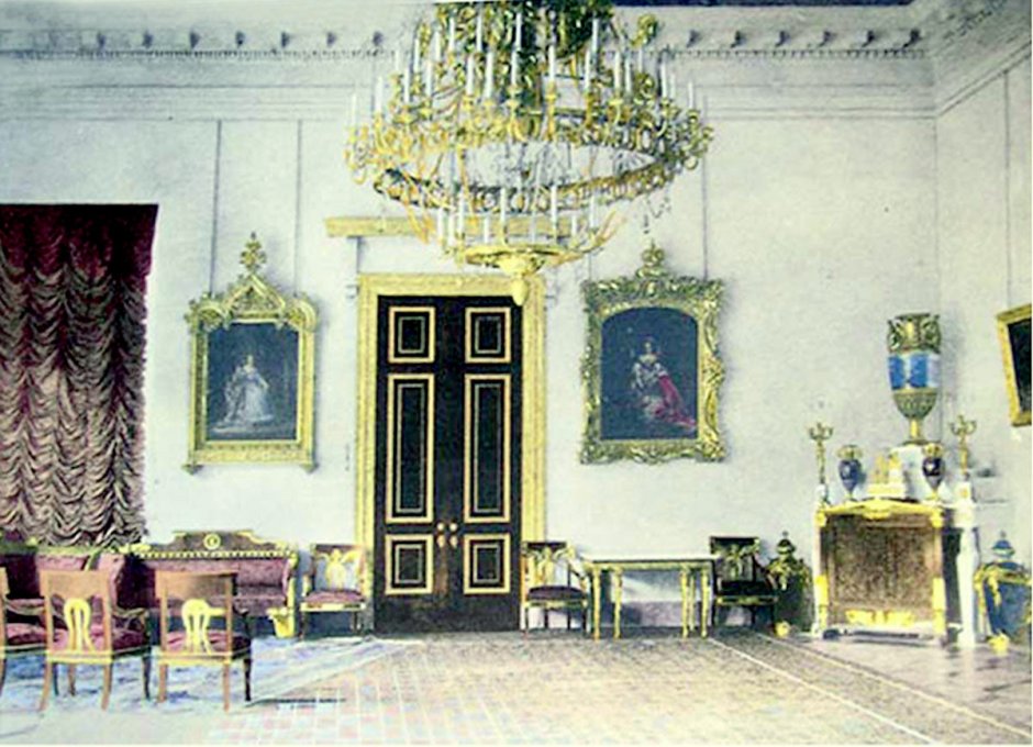Малиновая гостиная Александровский дворец
