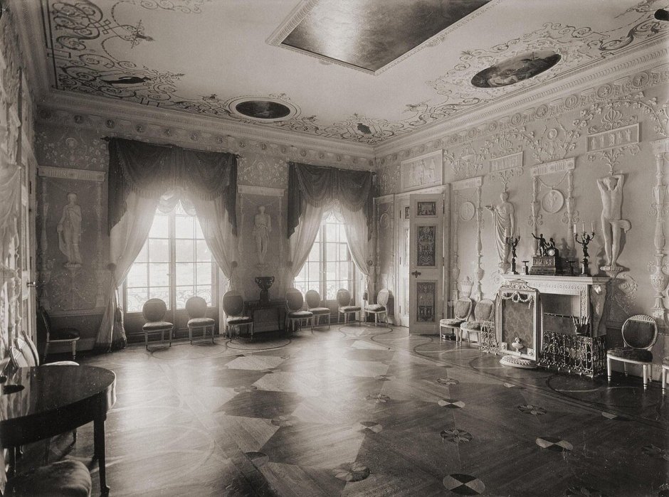 Александровский дворец полукруглый зал
