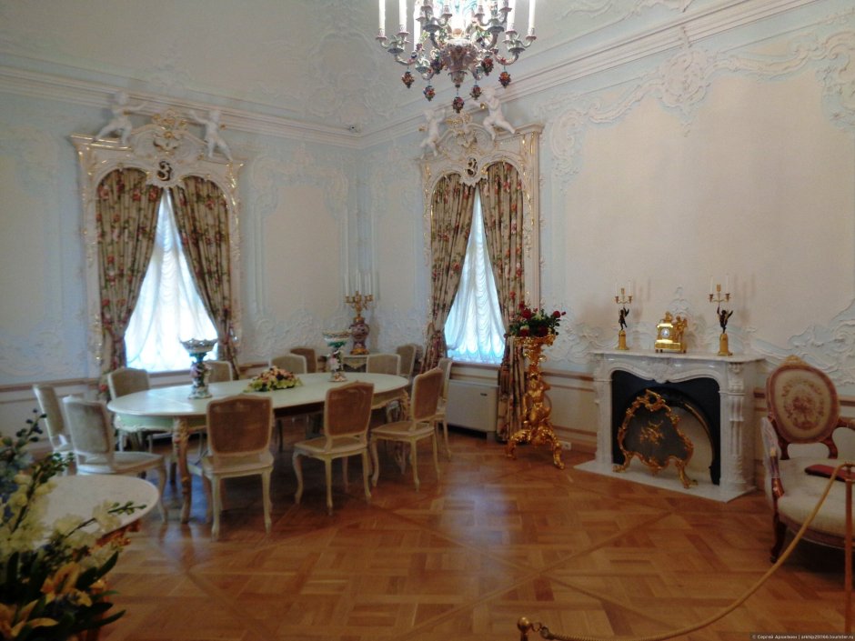 Меншиковский дворец большая палата
