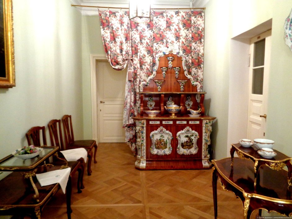 Меншиковский дворец в Санкт-Петербурге Эрмитаж