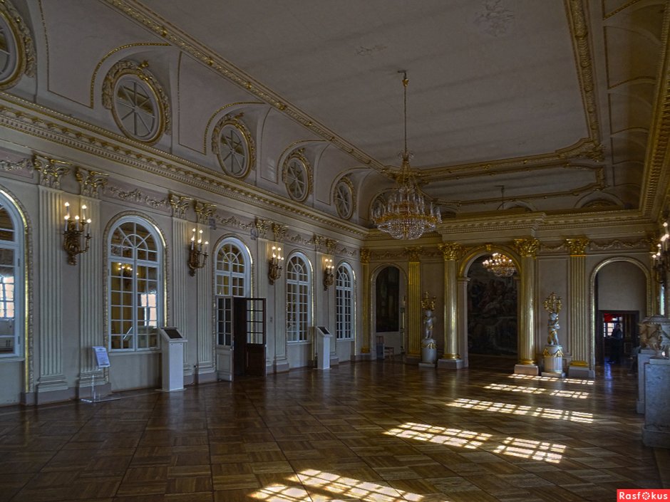 Меншиковский дворец в Санкт-Петербурге большой зал