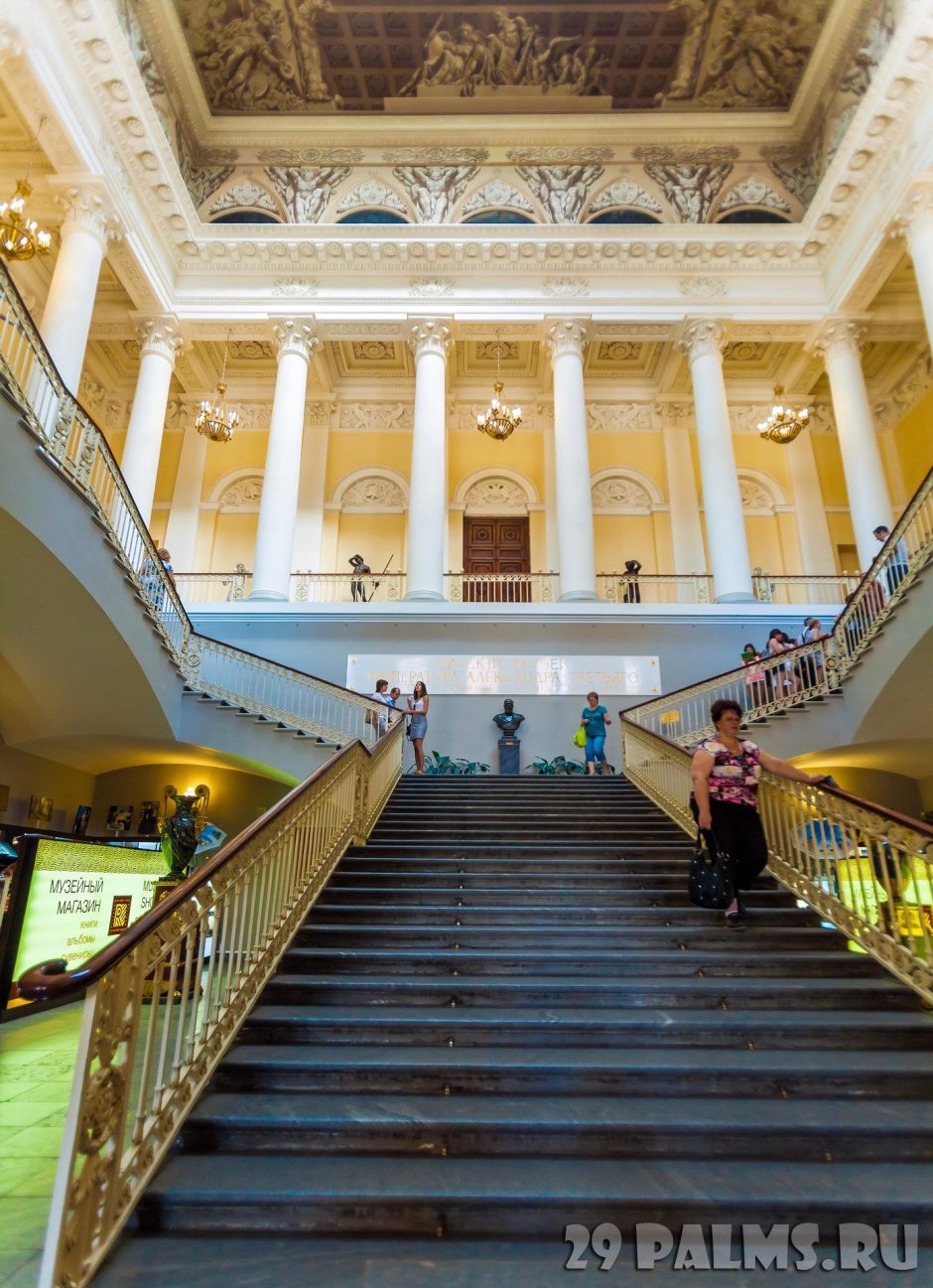 Строгановский дворец лестница