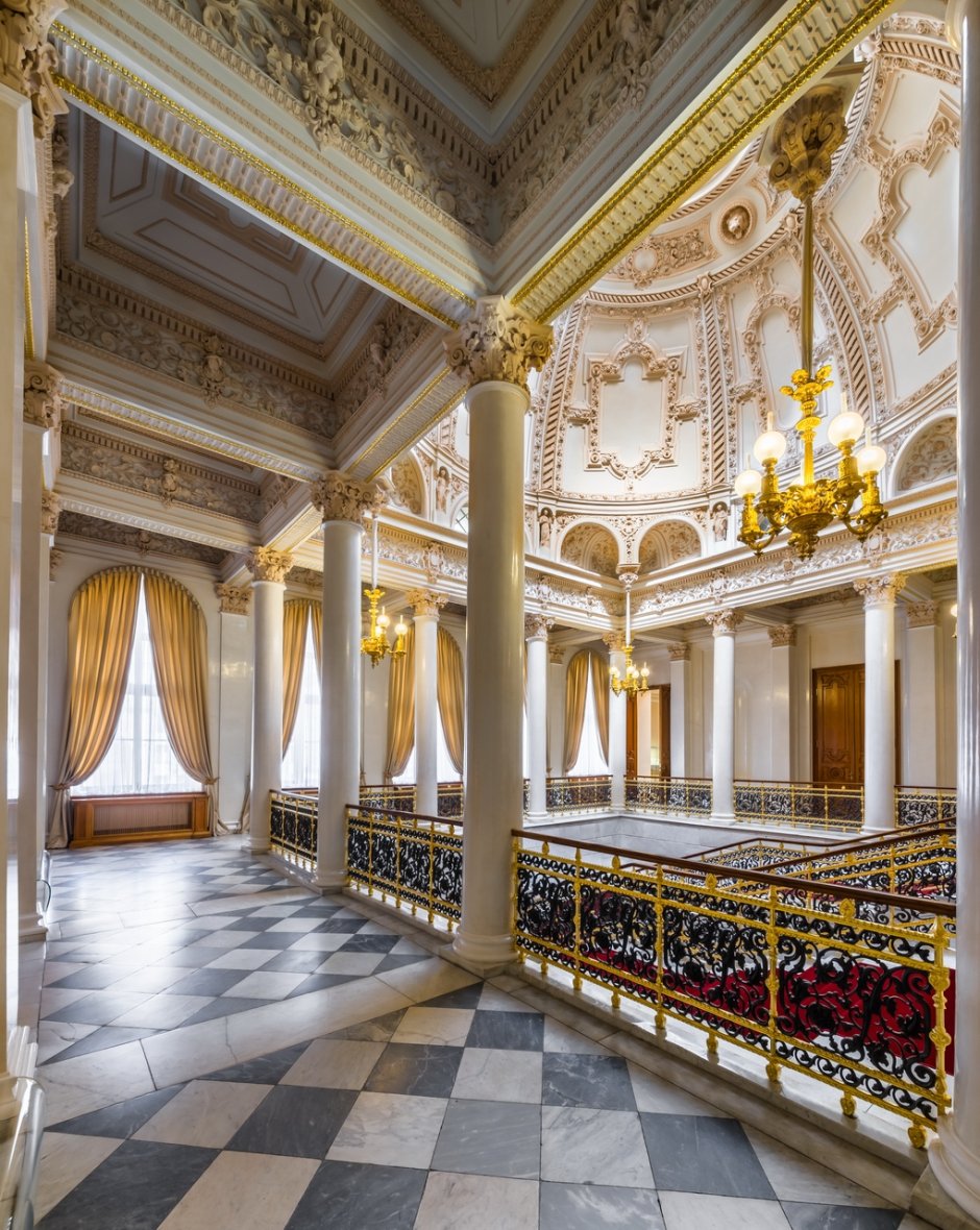Белоколонный зал Шуваловского дворца