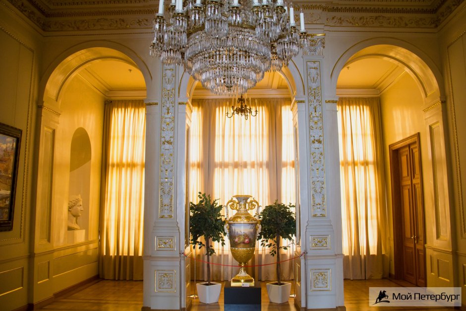 Шуваловский дворец в Санкт-Петербурге Готический зал