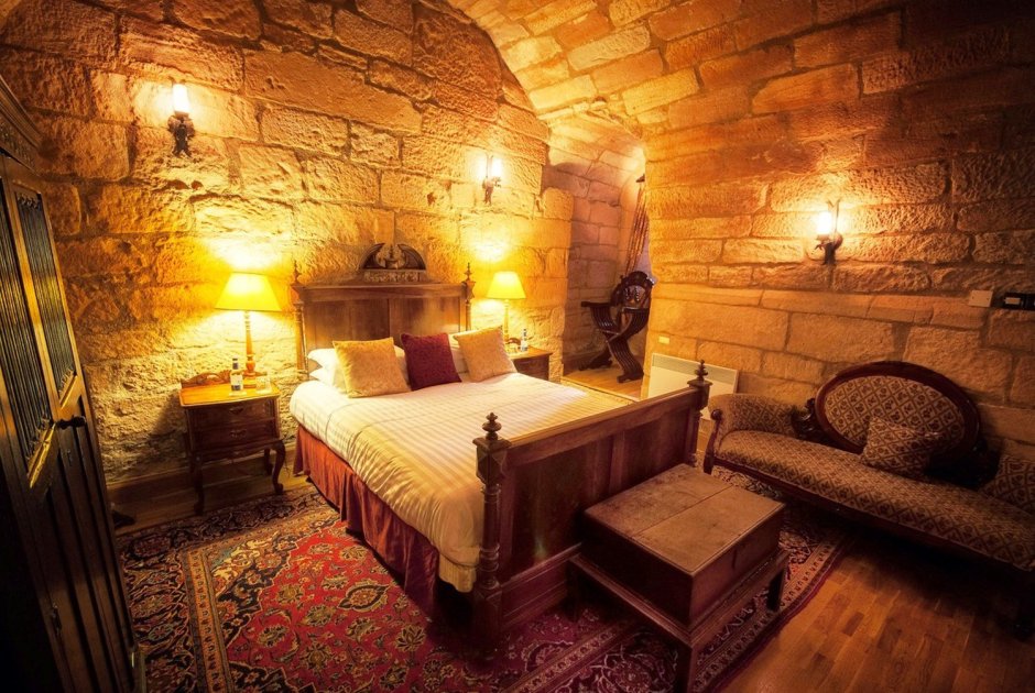 Комната в стиле средневековья