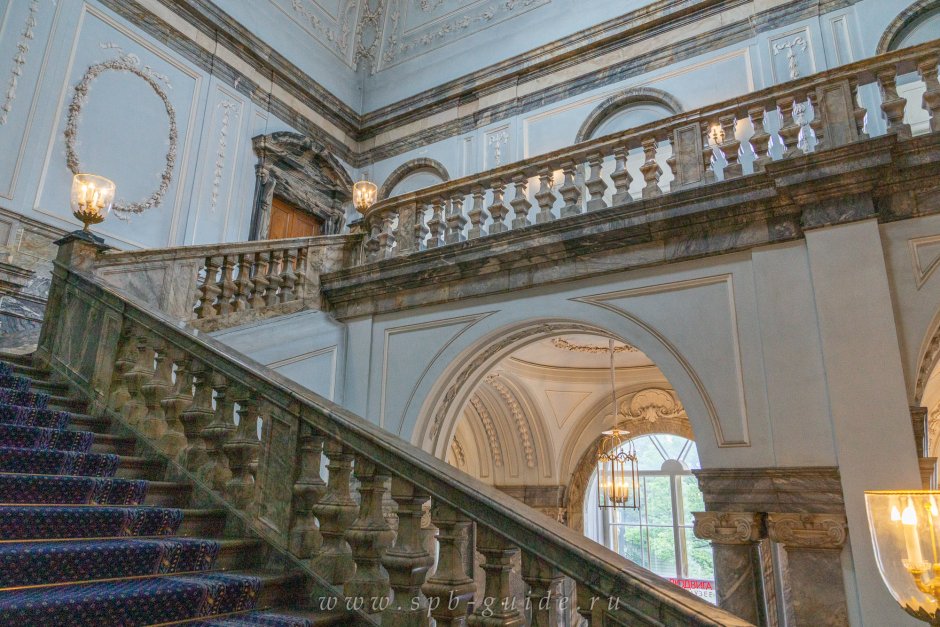 Мраморный дворец Санкт-Петербург парадная лестница
