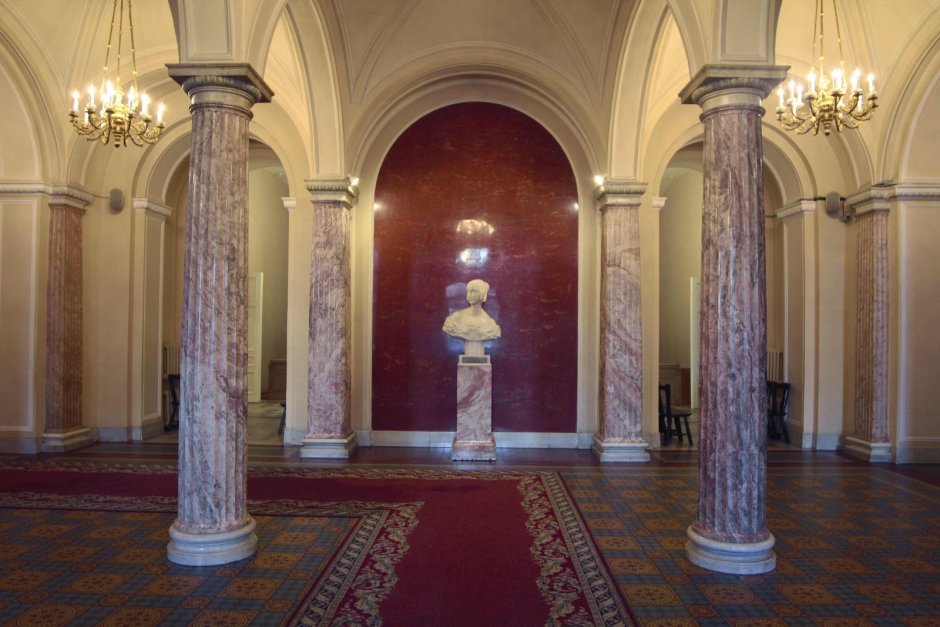 Мариинский дворец колонны