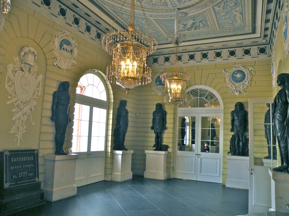 Египетский вестибюль Павловского дворца