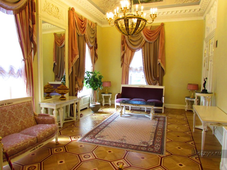Итальянская гостиная Константиновского дворца в Стрельне