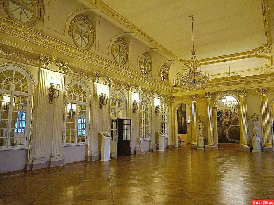 Интерьеры Меньшиковского дворца в Ораниенбауме