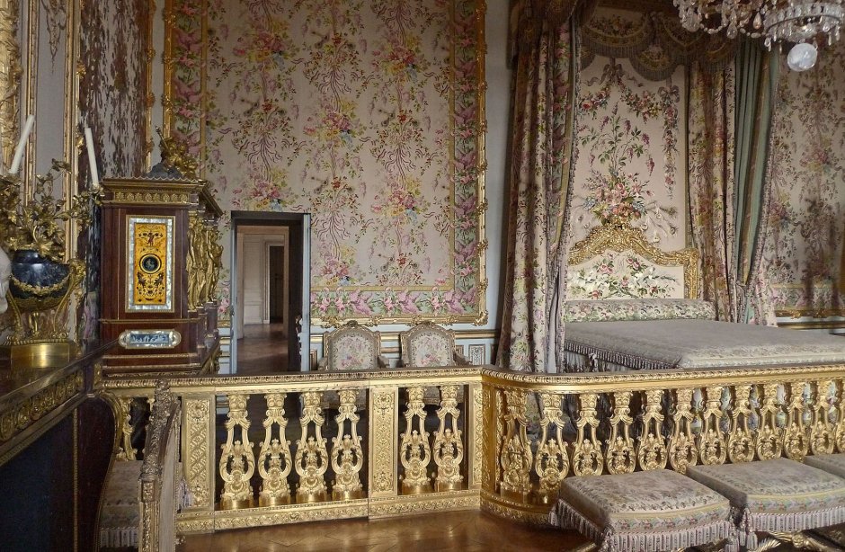 Версальский дворец кровати