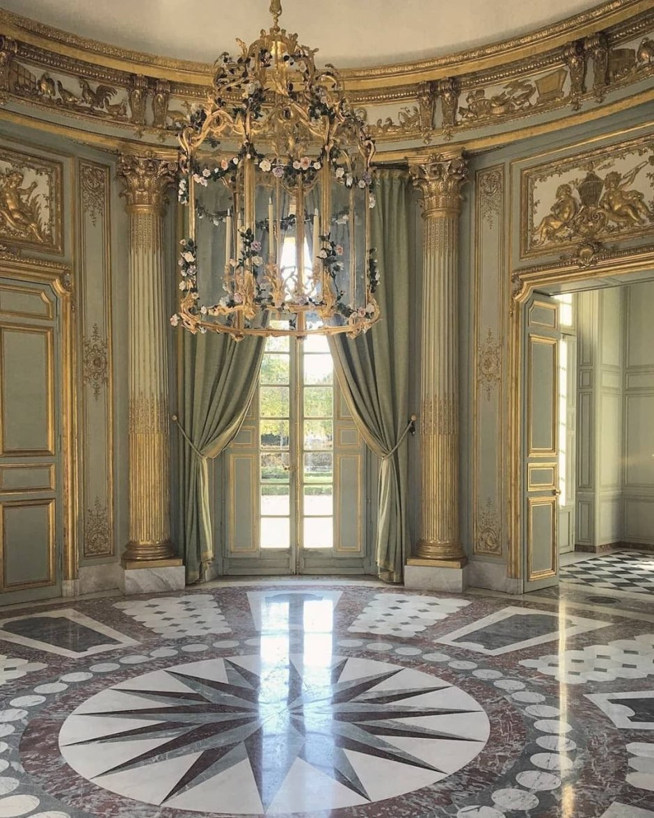 Королевский особняк le Palais Royal