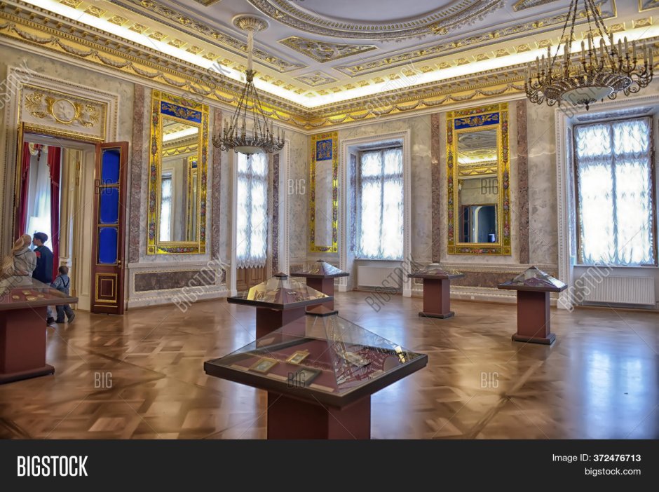 Михайловский дворец внутри Тронный зал